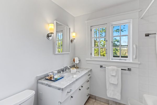 190 4TH STREET W