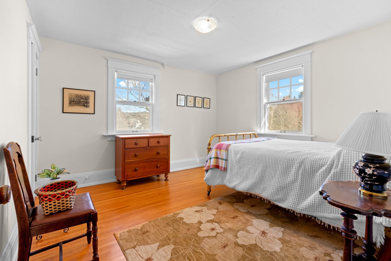 190 4TH STREET W