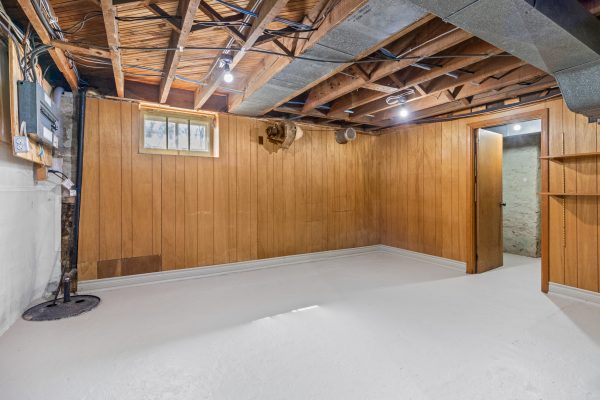 190 4TH STREET W