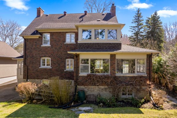 190 4TH STREET W