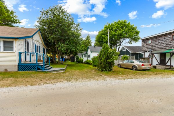 206 FIRST STREET N