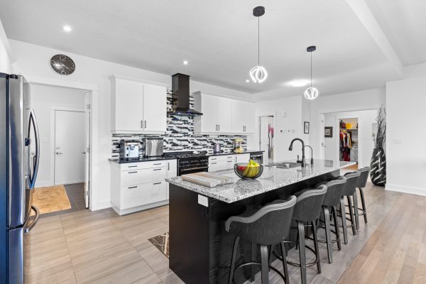 232 SNOWBERRY LANE