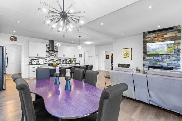 232 SNOWBERRY LANE