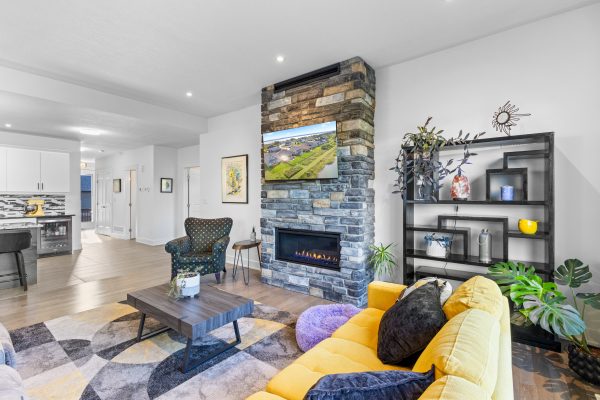 232 SNOWBERRY LANE