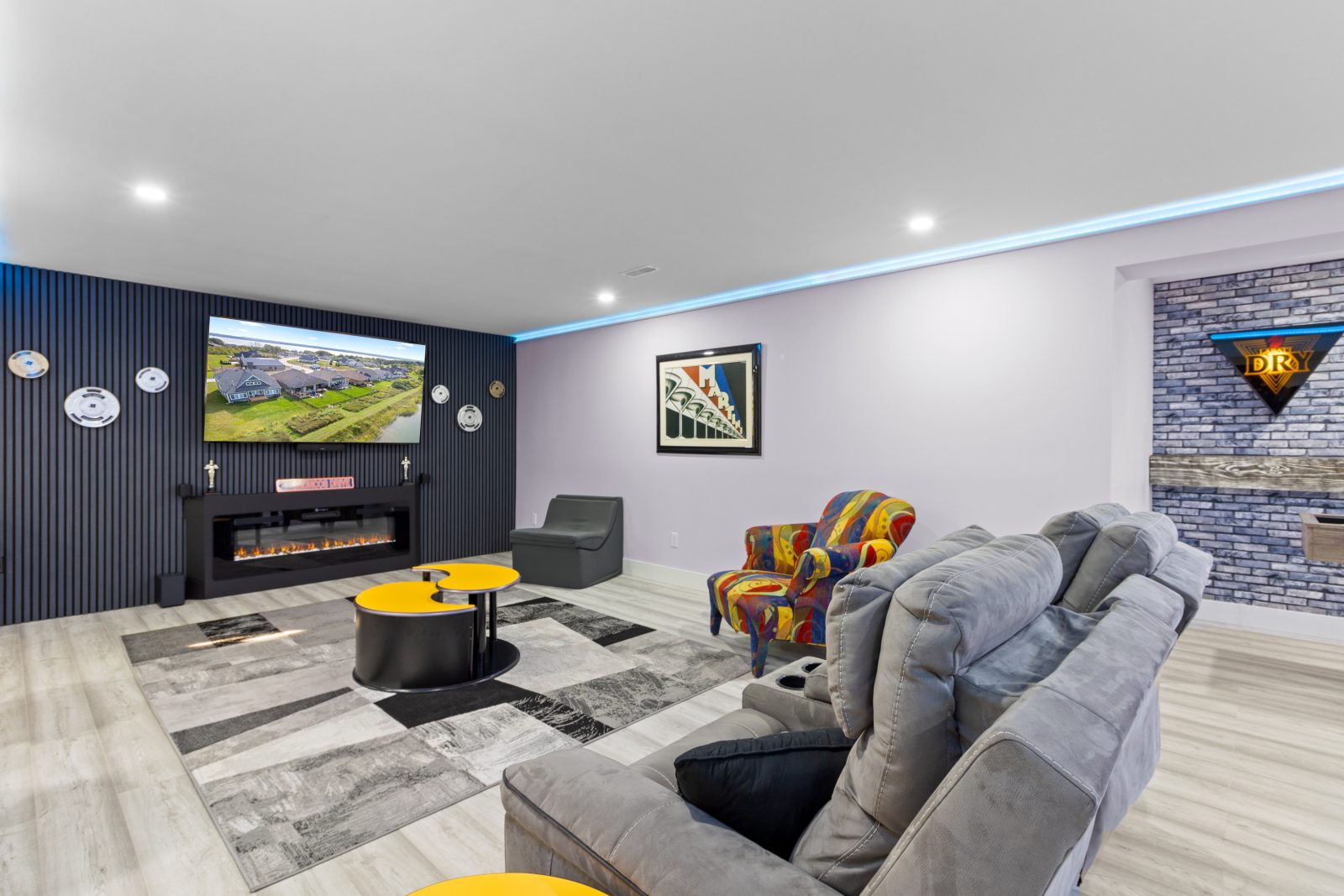 232 SNOWBERRY LANE