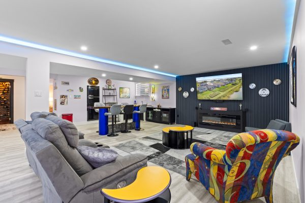 232 SNOWBERRY LANE