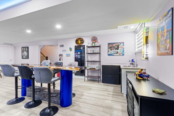232 SNOWBERRY LANE