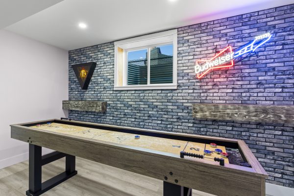232 SNOWBERRY LANE