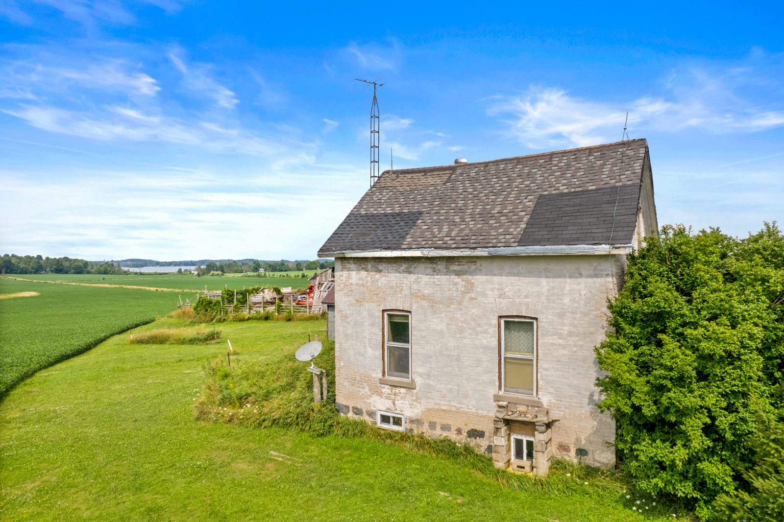 242 PLEASANTVIEW ROAD