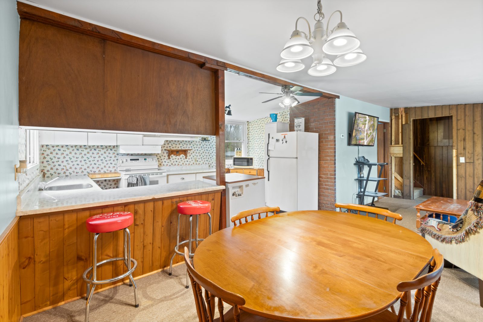 243 MCCULLOUGH LAKE DRIVE