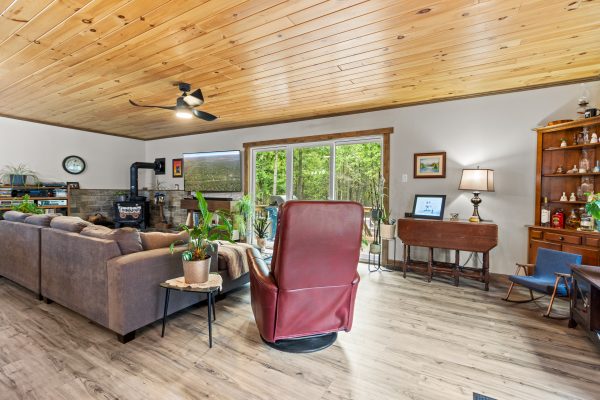 269 LINDSAY ROAD 20 ROAD