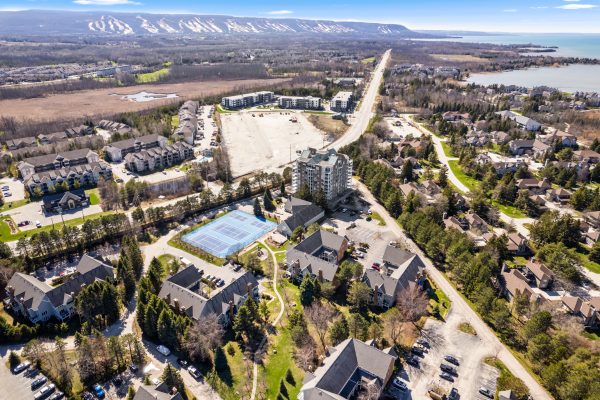 42 - 28 RAMBLINGS WAY