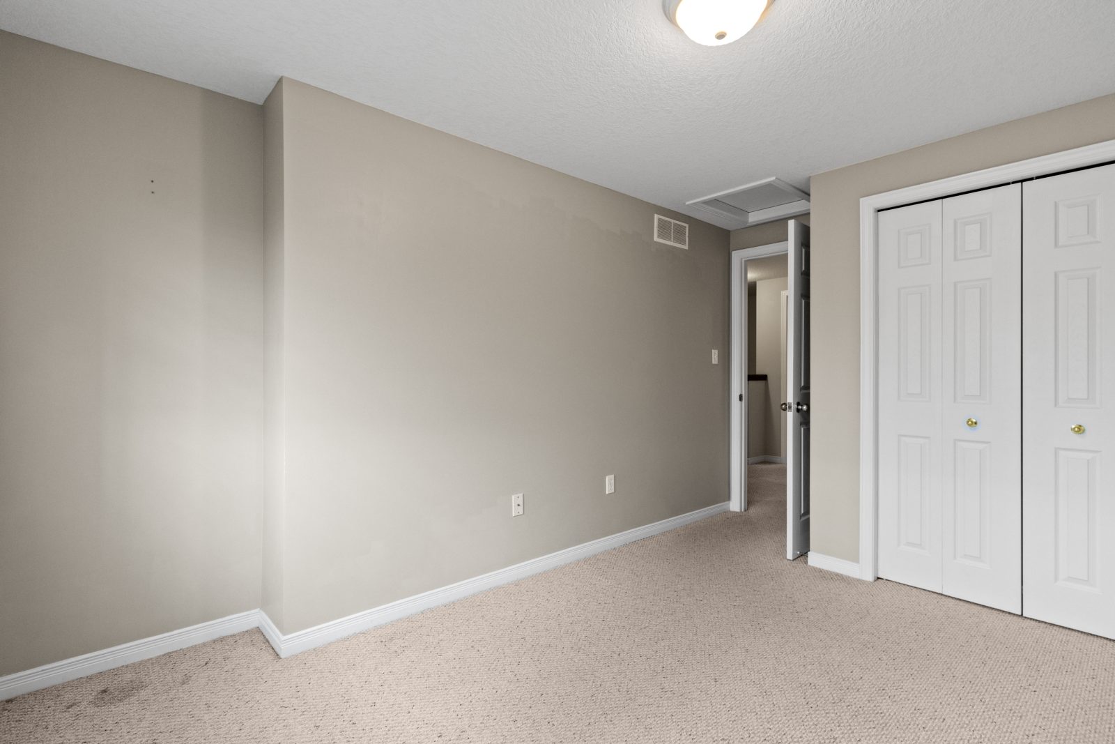 292 BRIARMEADOW DRIVE