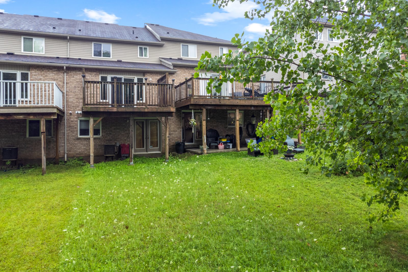 292 BRIARMEADOW DRIVE