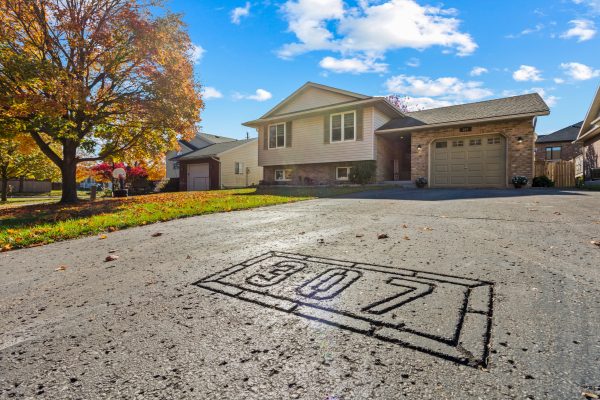307 Jeremys Crescent