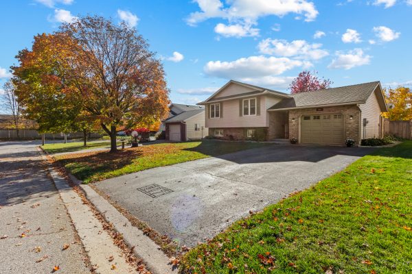 307 Jeremys Crescent