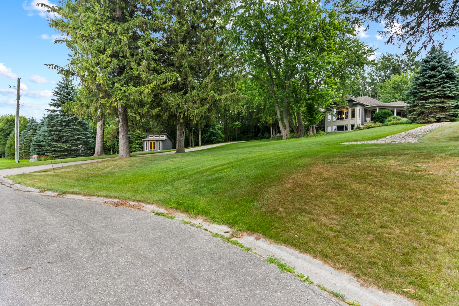 31 TANYA CRESCENT