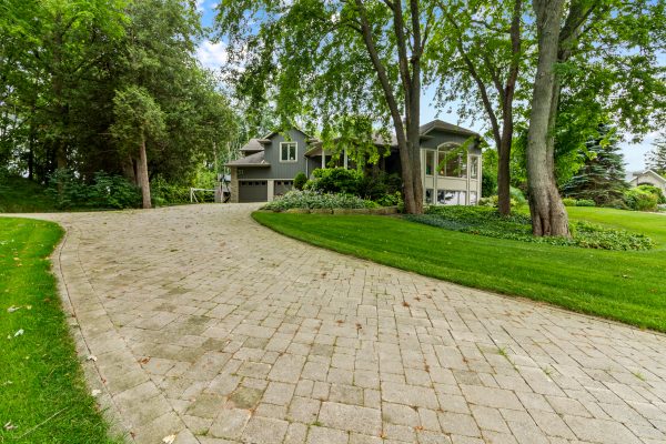 31 TANYA CRESCENT