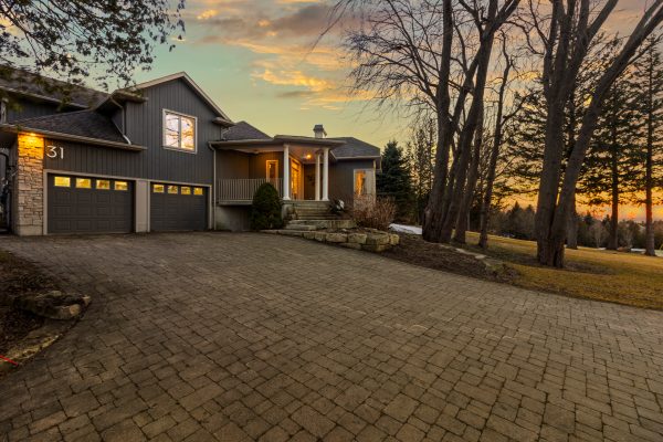 31 TANYA CRESCENT