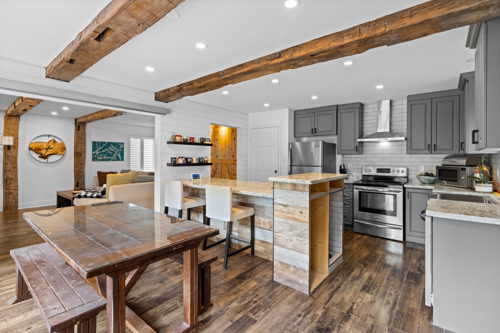 3112 EMPEROR DRIVE