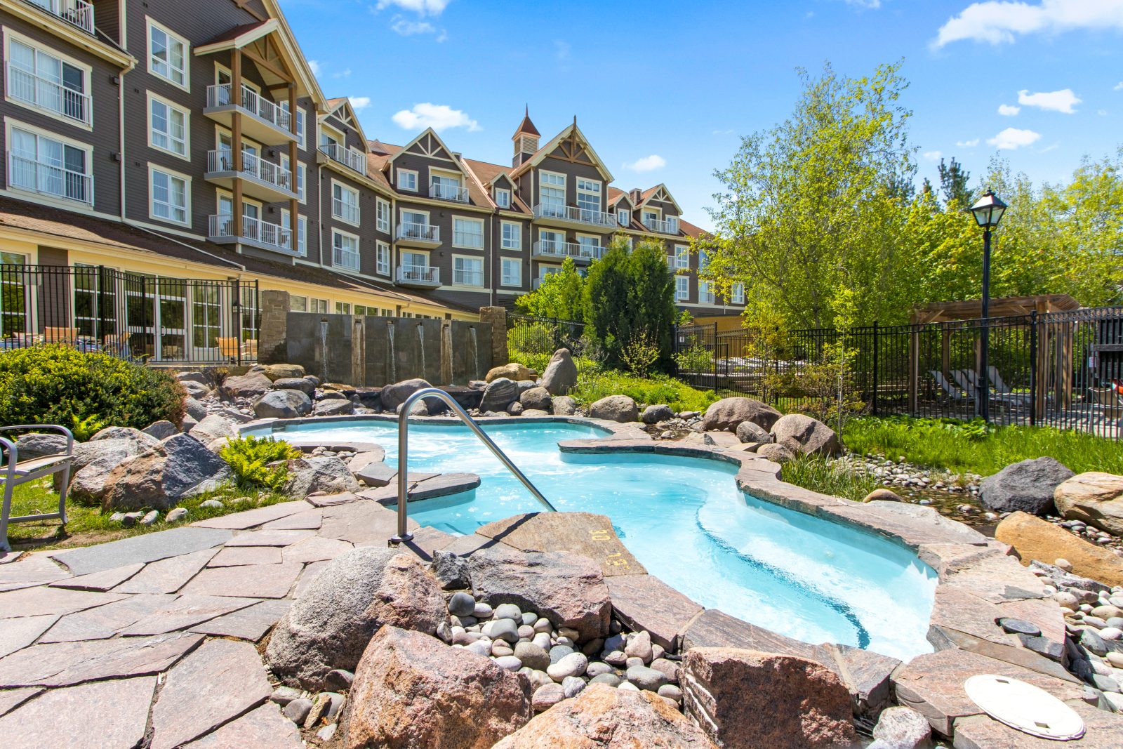 313 - 220 GORD CANNING DRIVE