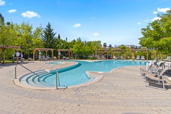 313 - 220 GORD CANNING DRIVE