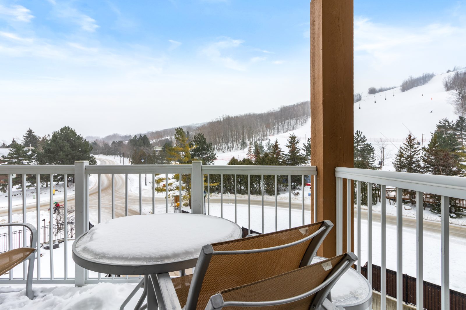 321 - 220 GORD CANNING DRIVE
