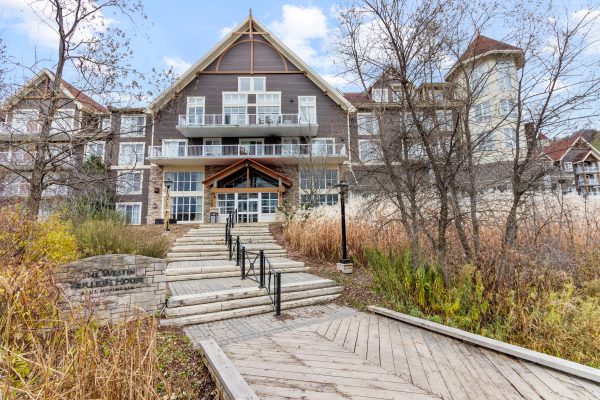 321 - 220 GORD CANNING DRIVE