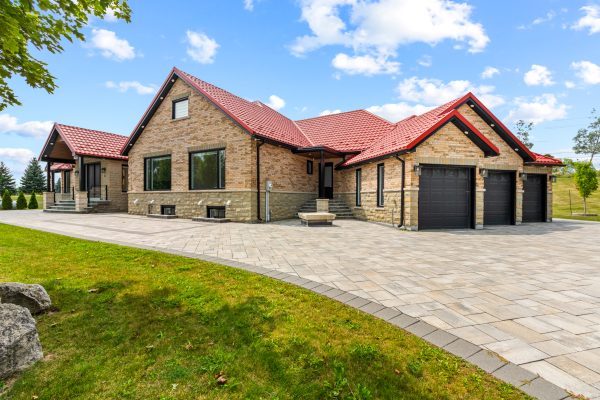 4 LOCH ERNE LANE