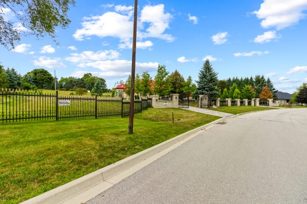 4 LOCH ERNE LANE