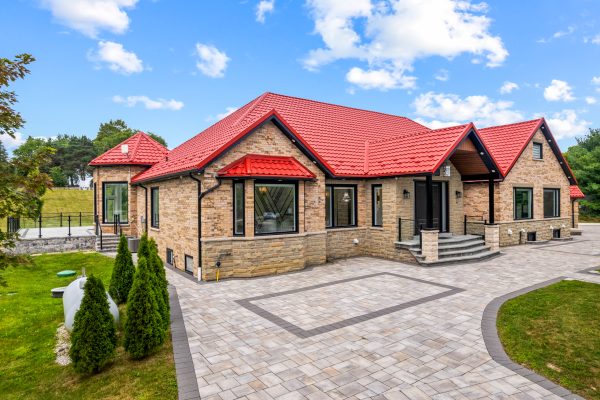 4 LOCH ERNE LANE