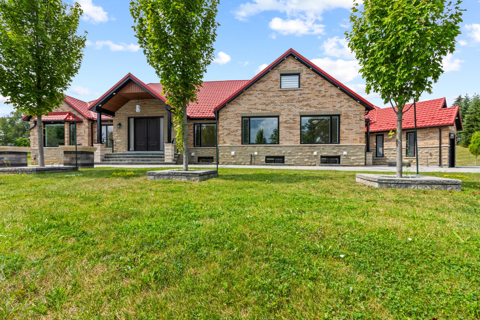 4 LOCH ERNE LANE