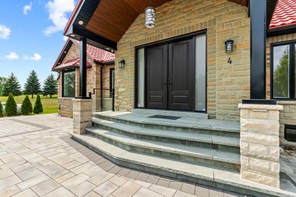 4 LOCH ERNE LANE