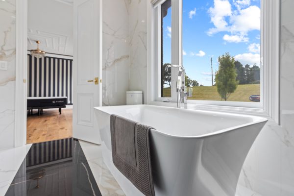 4 LOCH ERNE LANE
