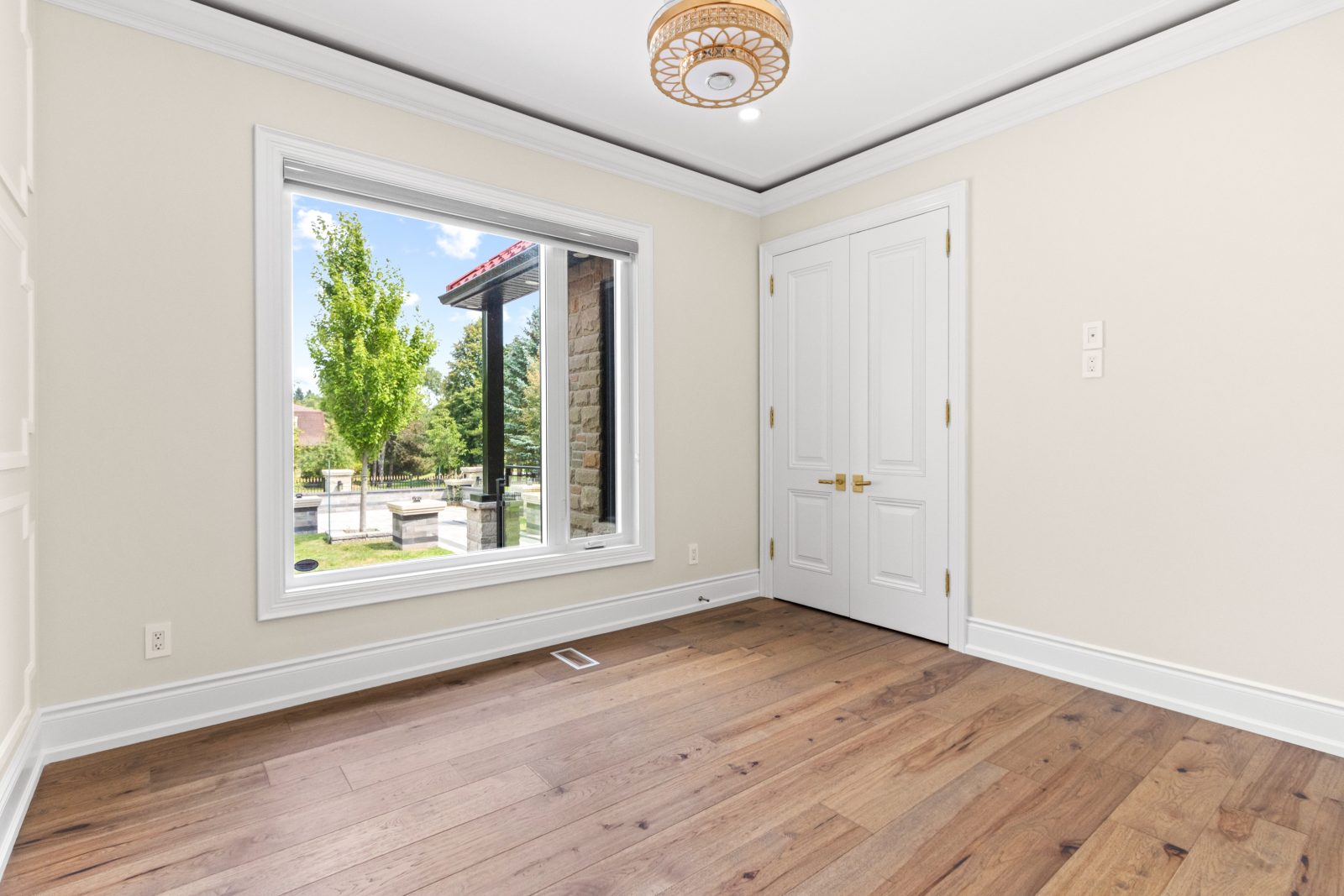 4 LOCH ERNE LANE