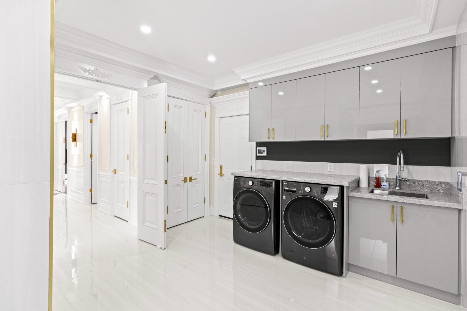 4 LOCH ERNE LANE