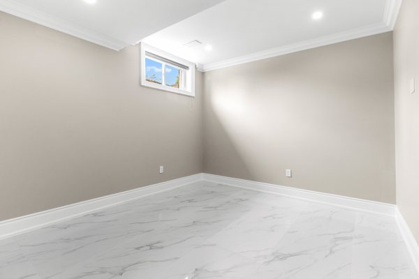 4 LOCH ERNE LANE