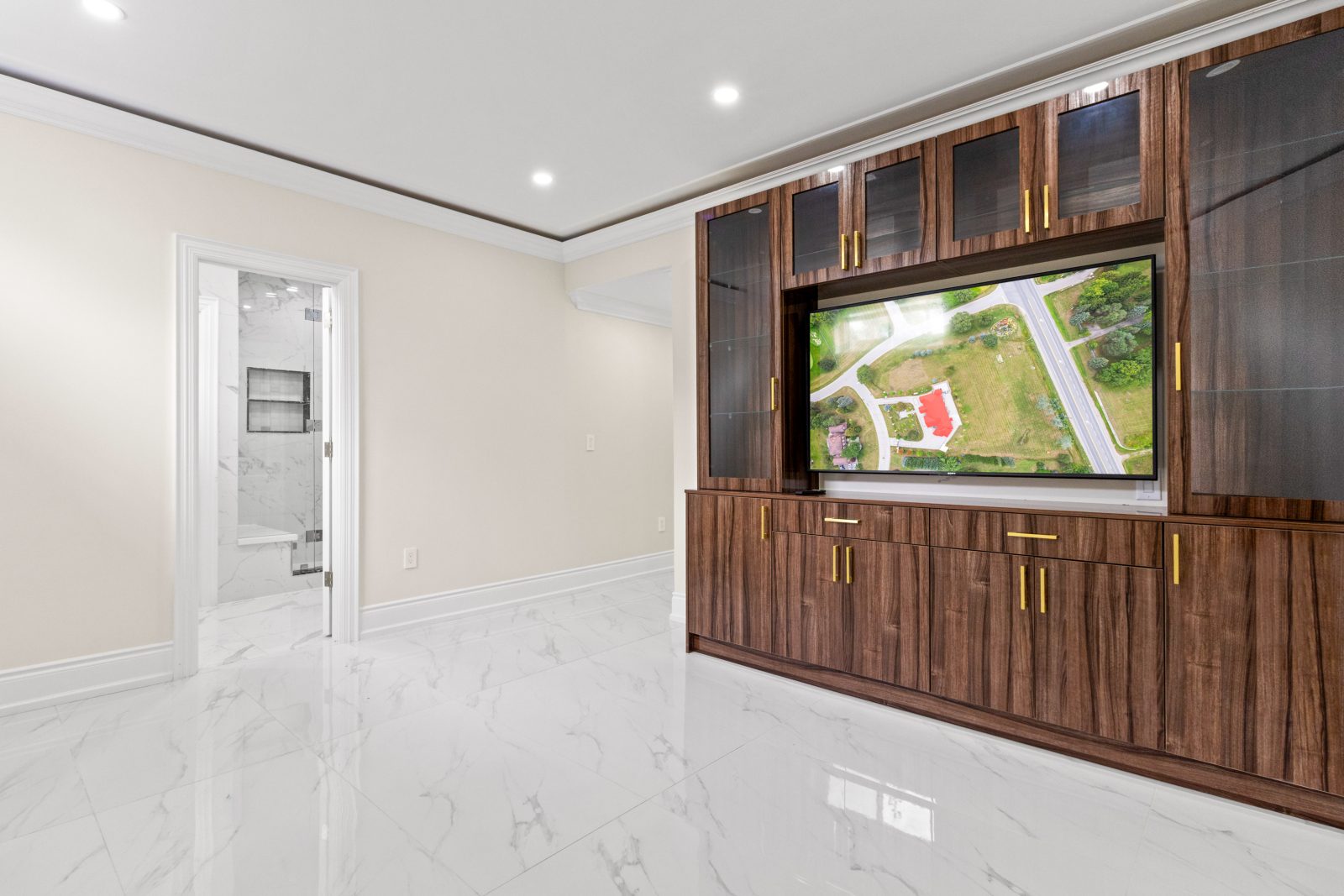 4 LOCH ERNE LANE