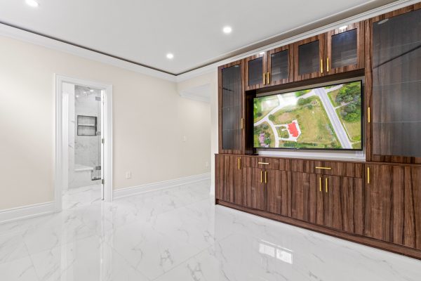 4 LOCH ERNE LANE