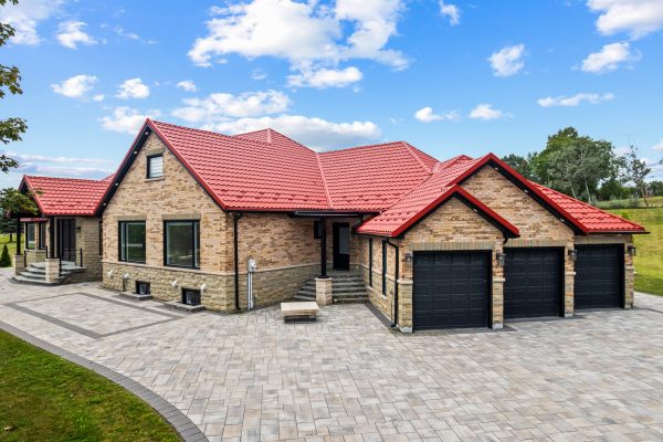 4 LOCH ERNE LANE