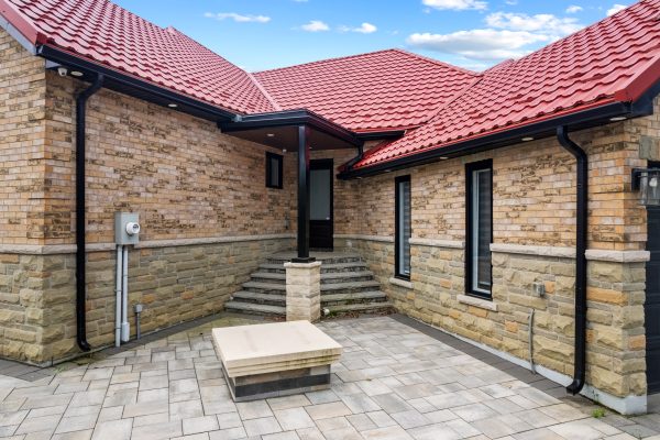 4 LOCH ERNE LANE
