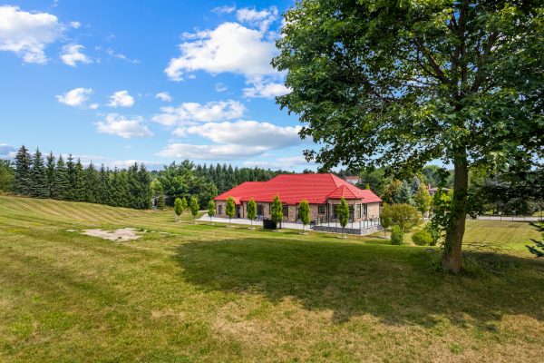 4 LOCH ERNE LANE