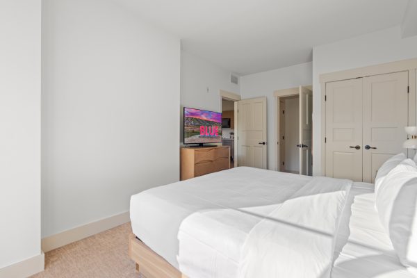 412 - 190 JOZO WEIDER BOULEVARD