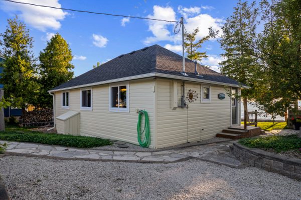 43 FENTON DRIVE