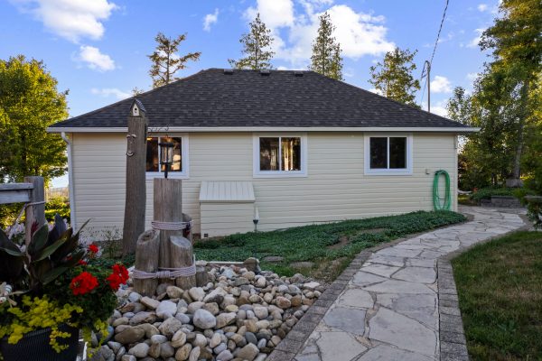 43 FENTON DRIVE