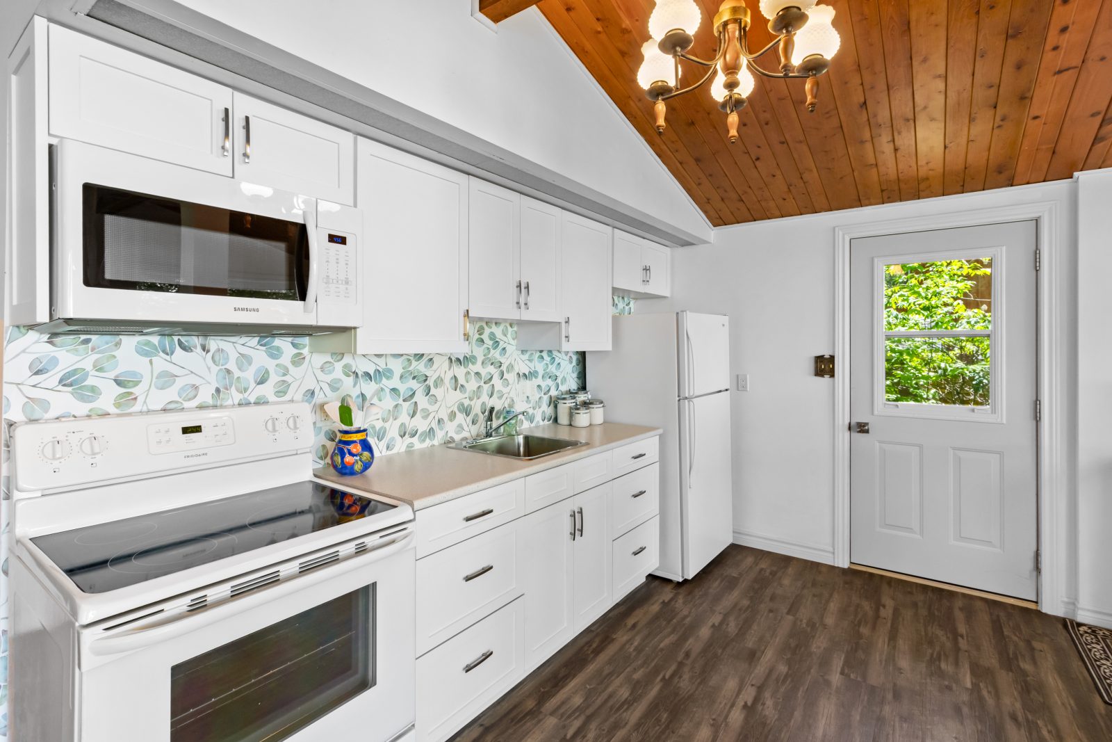 459 BRUCE ROAD 13