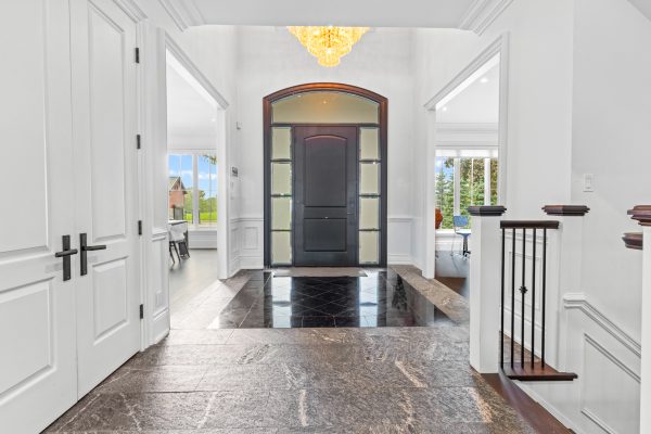 5026 NO 2 SIDE ROAD