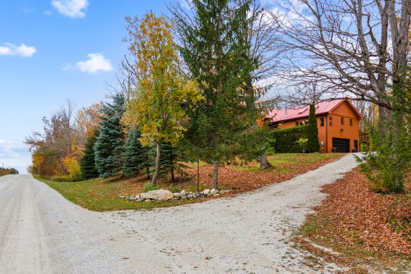 569263 SIDEROAD 6 ROAD