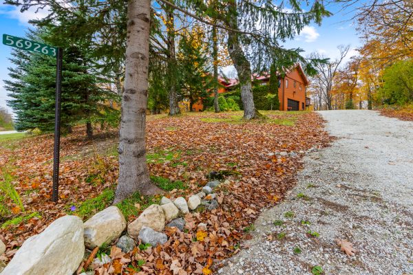 569263 SIDEROAD 6 ROAD