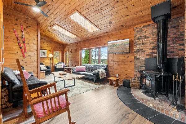 569263 SIDEROAD 6 ROAD